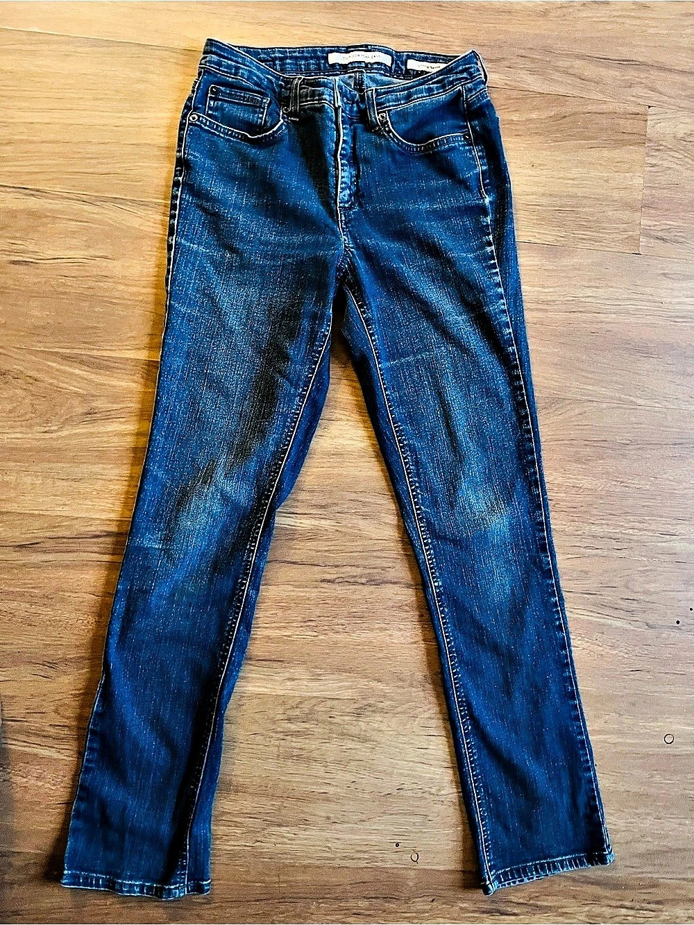 Jones NY Sutton Straight Jeans Size 8 Slimming Jones New York Jeans Skinny